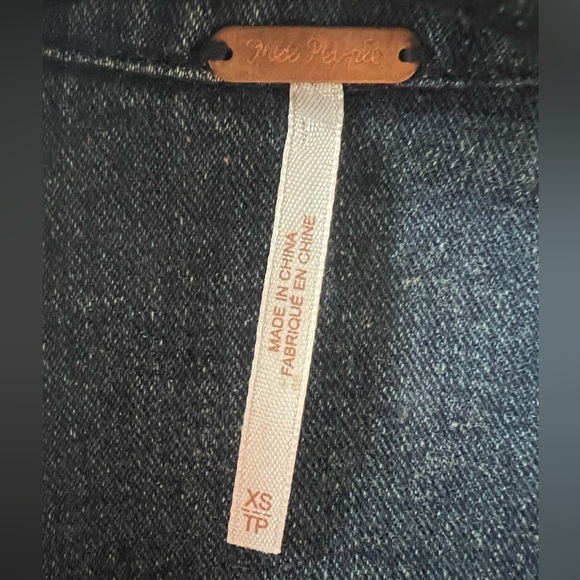 COPY - Free People Distressed Denim Hoodie Jean Jacket - Picture 3 of 3